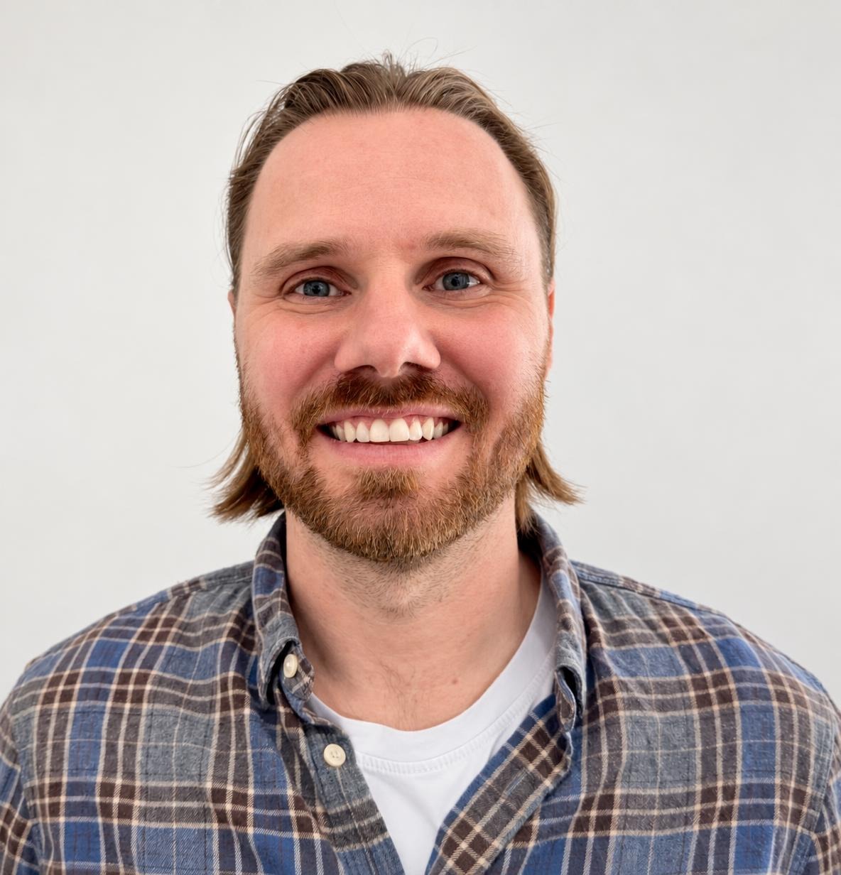 Portrait of Tom Falcon, Medical Device and Compliance Expert